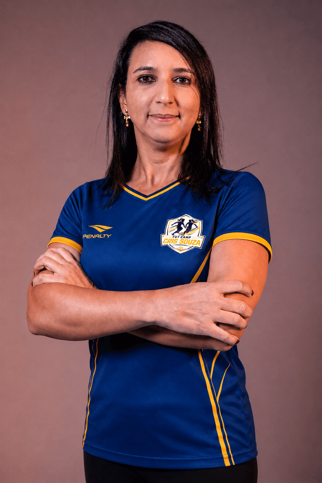 Cris Souza com uniforme do Fut Camp Cris Souza